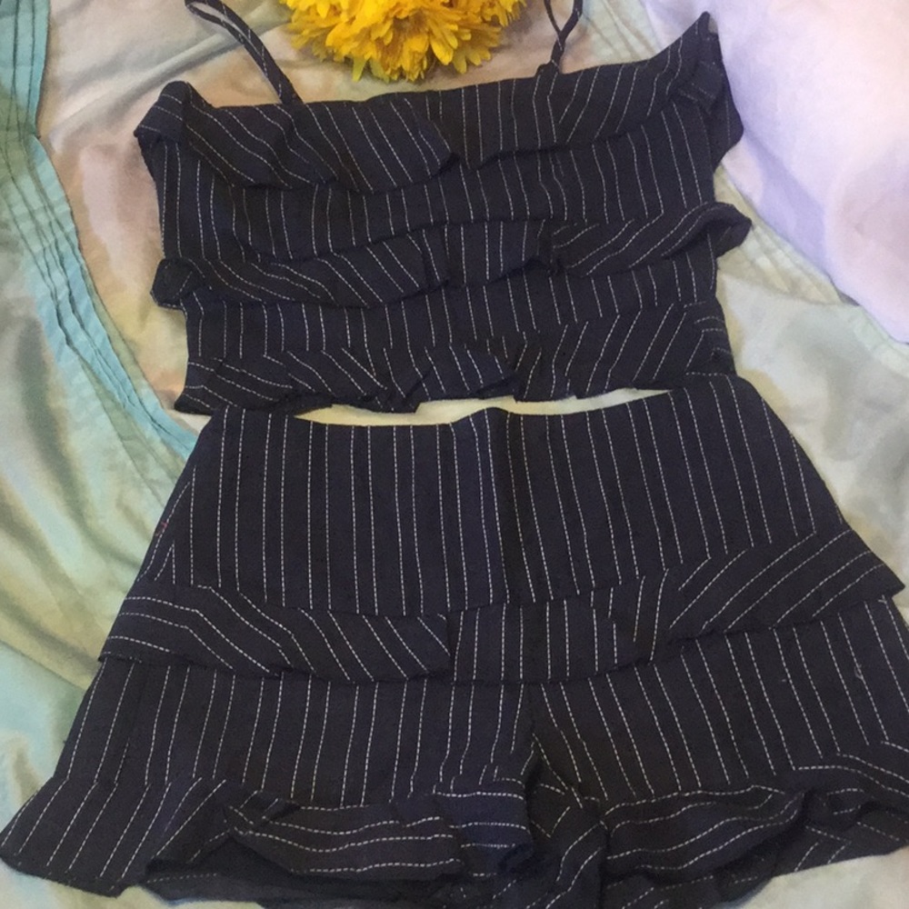 NAVY BLUE STRIPES DETAILED TOP & SHORT SET - Picture 6 of 8
